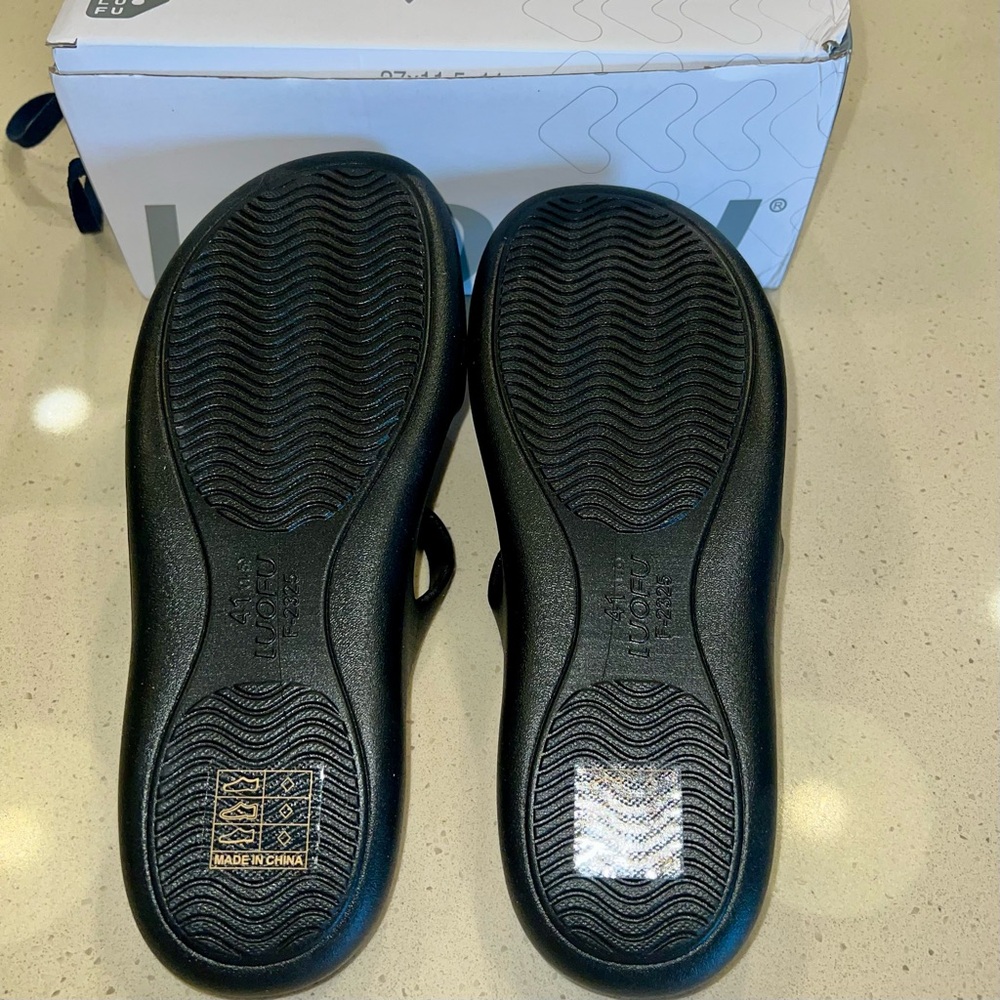 Women's Black Sandals Size 9.5 NWT - Picture 4 of 5